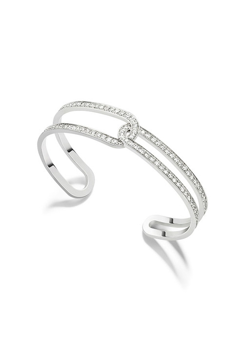 Piaget Possession 系列白K金鑲鑽手鐲,550,000元。